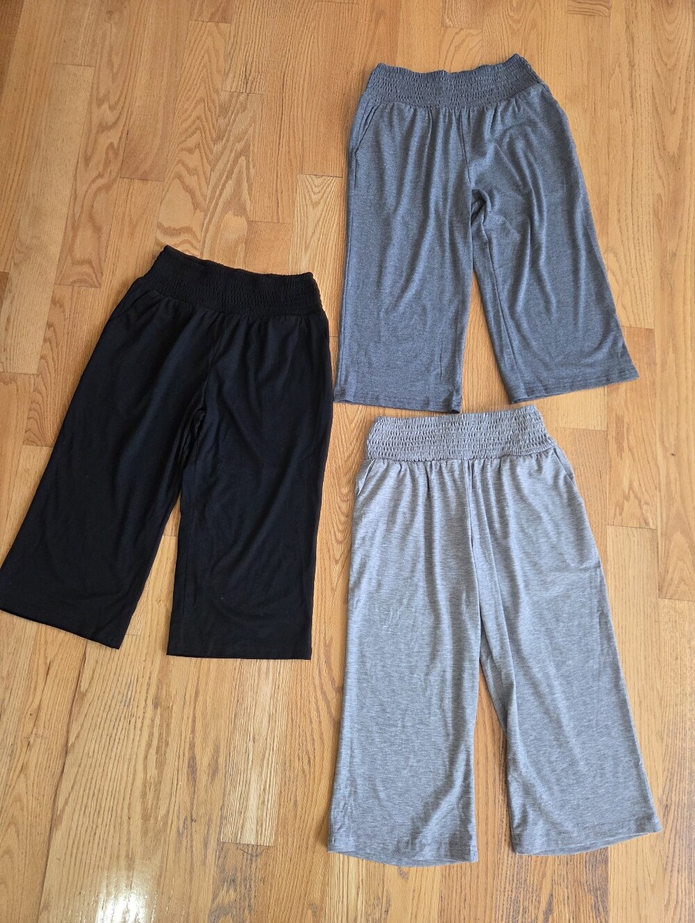 🟣NWT 3 Girls Soft Capri Pull On Pant With Smocked Waist Grey And Black